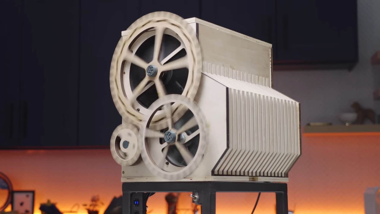 Finished PC with moving gears on the front